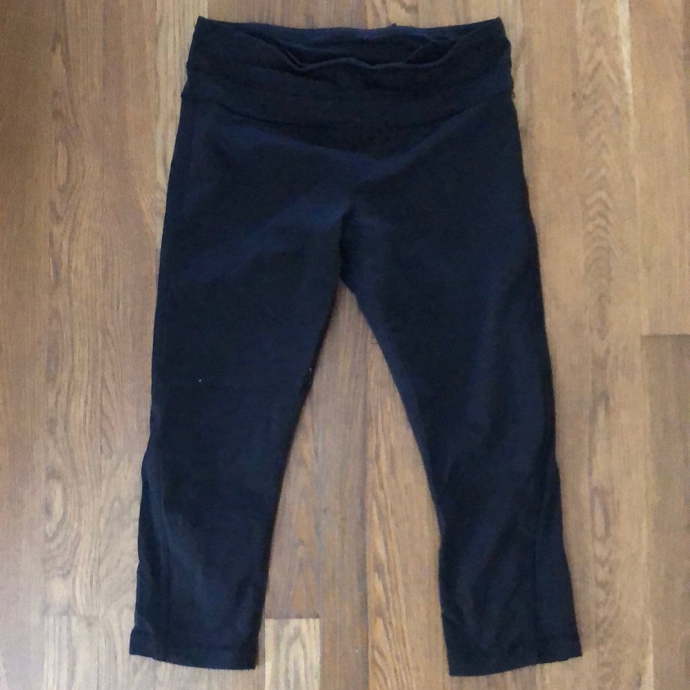 Cropped lululemon black leggings